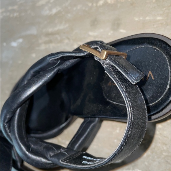 Vionic Black Twisted Strap Sandals - Picture 5 of 8